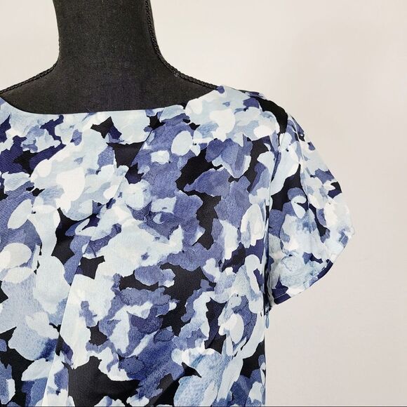 ✨ Banana Republic front twist knot peplum blouse✨ - Picture 5 of 7